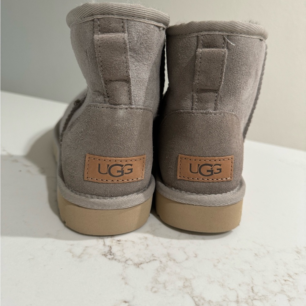 Ugg gray
